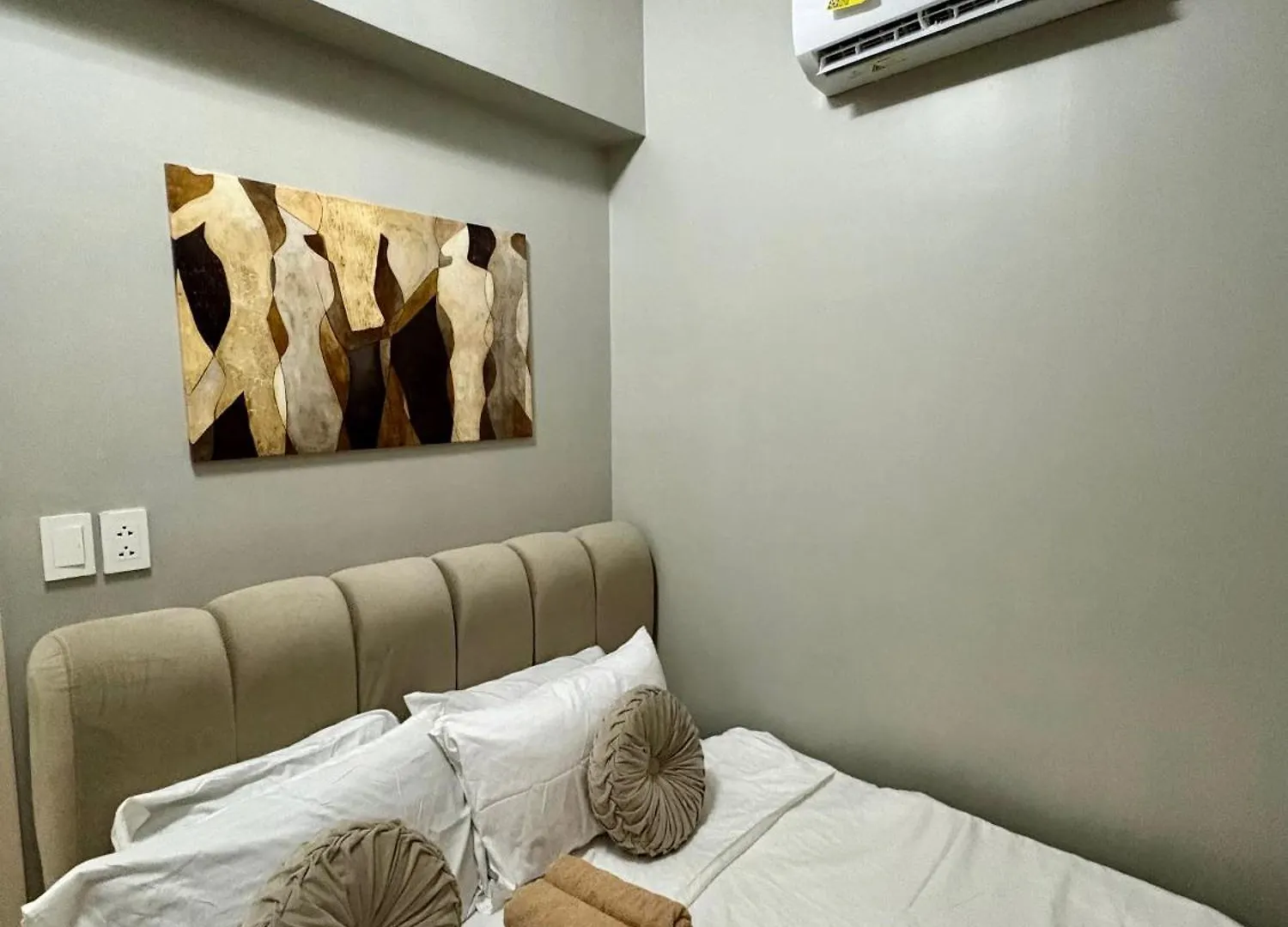 Apartment Comfy Cozy Staycation Manila