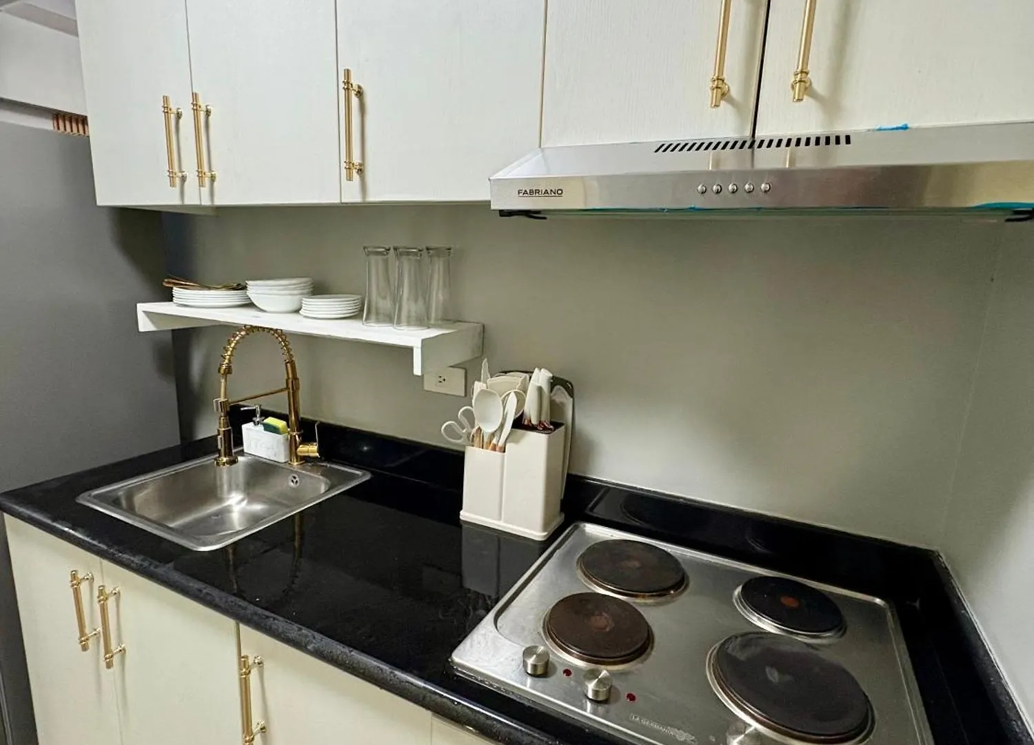 Apartment Comfy Cozy Staycation Manila